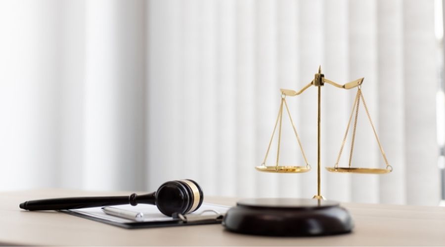 تفاوت وکیل پایه یک و پایه دو چیست؟ وکیل از ما