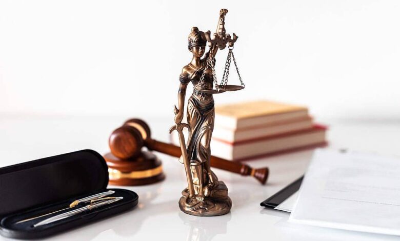 بهترین وکیل خانم در کرج